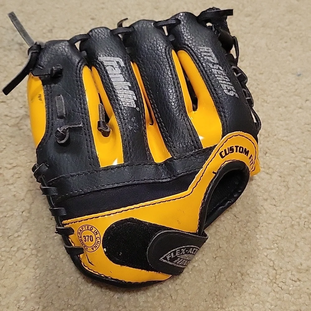 Kids Leather Baseball Glove - Picture 2 of 4